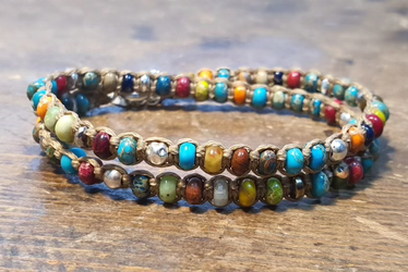 צמיד יוניסקס ארוג בעבודת מקרמה שזור אבני חן,המטייט ונגיעות כדורי כסף 4 מ"מ מלופף 2 ליפופים -סוגרי כסף סטרלינג 925