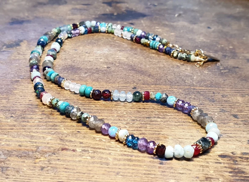 שרשרת אבני חן - יוניסקס יוקרתית מעצבת פז בק