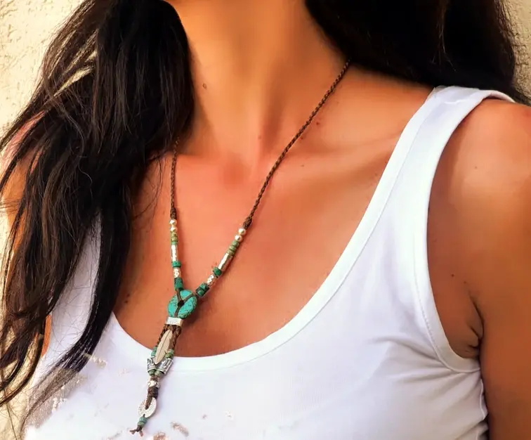 תכשיט מקרמה במראה אינדיאני - אריגה מיוחדת וכסף סטרלינג 925 - עיצוב פז בק