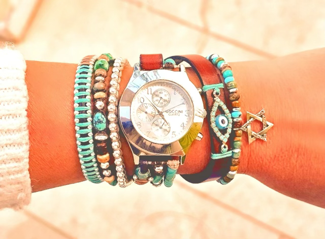 צמיד שעון מרהיב בעיצובה של פז בק