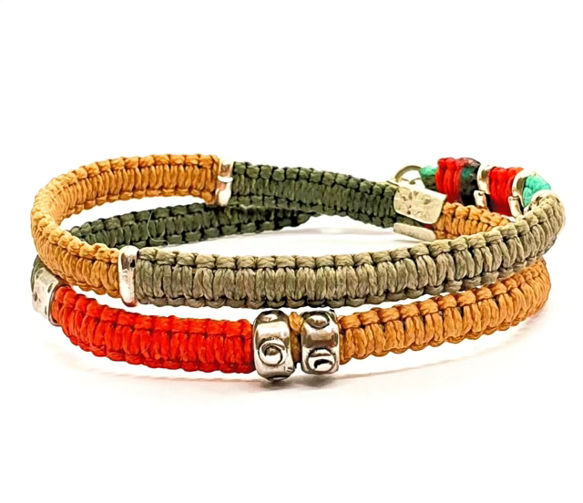 צמיד יוניסקס מלופף 2 ליפופים, ארוג חו טים בשילוב רינגים,חבקים ואלמנטים כסף 925