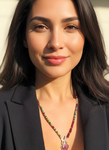 שרשרת לב רובי היא שרשרת דומיננתית ועוצמתית,בולטת ומיוחדת כאחד עיצוב פז בק