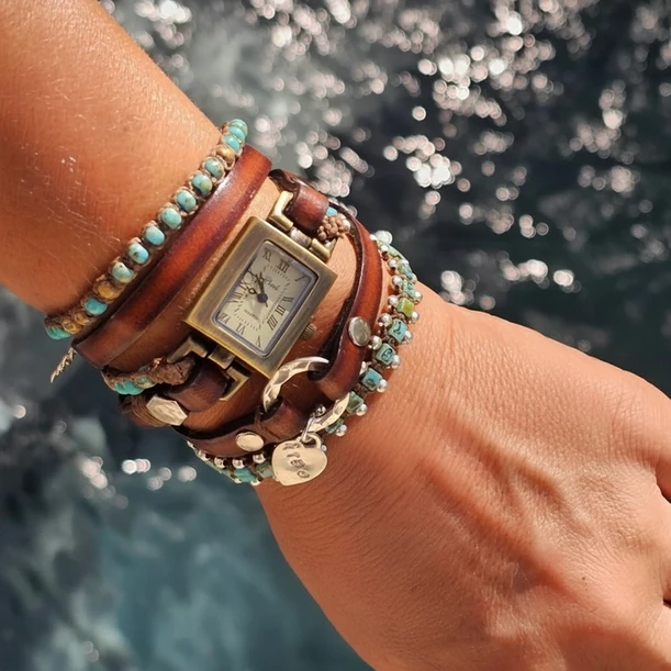 תכשיט שעון משולב עור איכותי, בשילוב חרוזים יפנים,כדורי כסף 925 לב טיפאני כסף נתלה על טבעת כסף רקועה בשילוב ריקוע אישי