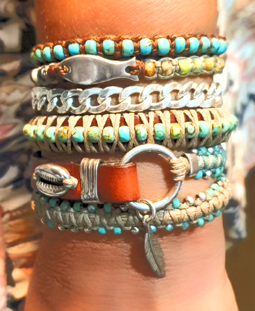 סט צמידים משולב חרוזי מיוקי ואלמנטים שונים מכסף 925