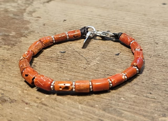 צמיד יוניסקס משולב קורלים איטלקיים טבעיים והפרדות כסף 925