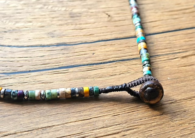 ג'ספר בגוונים שונים,טורקיז אפריקאי,אבני המטייט ותליון ספירלה כסף 925 מעצבת פז בק