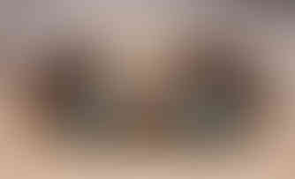 צמיד עור איכותי בגוון חום  בצורת צמה בשילוב אריגת חוטים מיוחדת בשילוב כדורי גולדפילד 5 מ"מ,הפרדות פרח ציפוי זהב 14 קרט,אבני ט