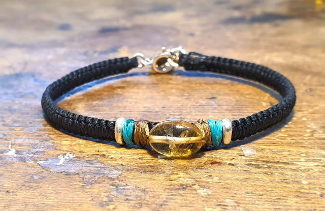 צמיד ארוג חוטי שעווה בשילוב אבן סיטרין,חבקי כסף וסוגרי כסף סטרלינג 925