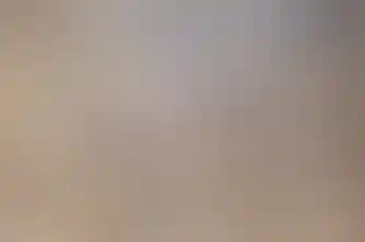 שרשרת קצרה, צבעונית ועדינה המשלבת קריסטלים ,כסף 925 ופנינים מתורבתות מעצבת פז בק