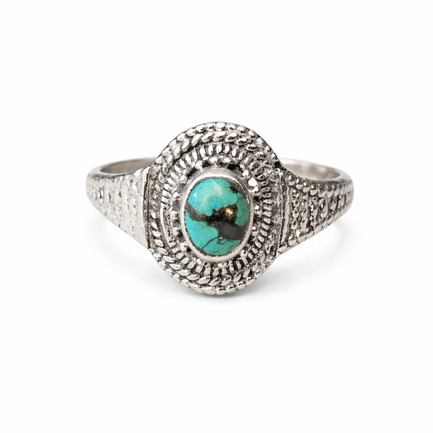 טבעת כסף 925 במראה עתיק  עם כתר בשיבוץ אבן טורקיז מיוחדת עם נגיעות שחור