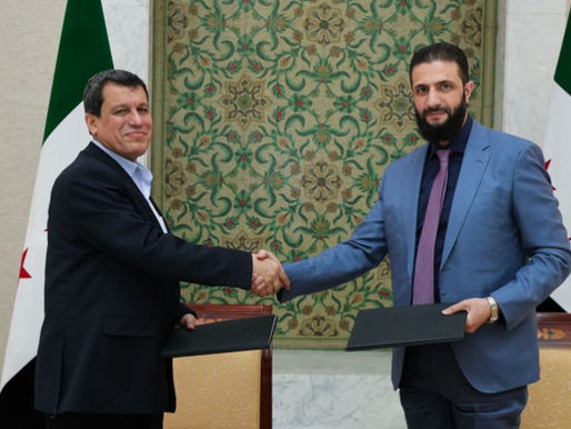Suriye Demokratik Güçleri'nin (DSG) Genel Komutanı Mazlum Abdi, Şam hükümetiyle varılan son anlaşmanın ayrıntılarını paylaşarak, önümüzdeki süreçte bölgedeki Özerk Yönetim kurumlarının Suriye devlet kurumlarıyla birleştirilmesi ve Şam'la müzakereler için ortak heyet oluşturulması yönünde somut adımlar atılacağını duyurdu.