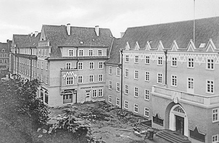 1930-1940 Budynek Ratusza wraz z przyleg