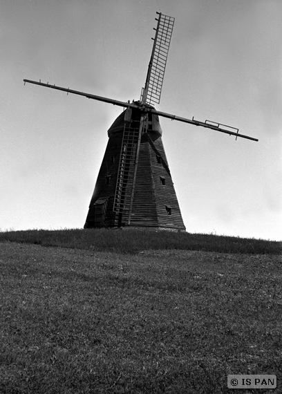 Widok starego wiatraka w roku 1937