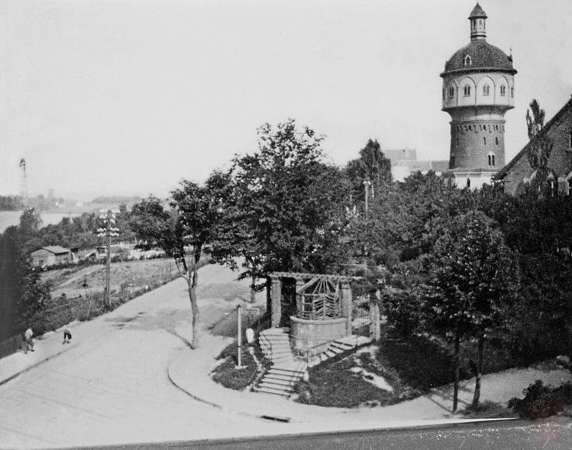 Wieża Ciśnień w latach 1932-1940