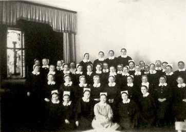 Grupa pielęgniarek w latach 30-tych