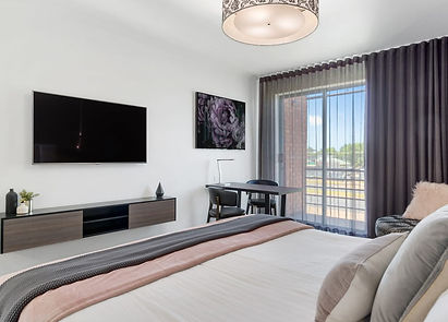 QHWG-Corporate-Deluze-Suite-Television-D