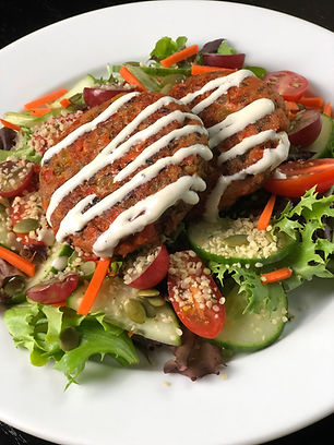 MixedGreensSalad-SalmonCakes (2).jpeg