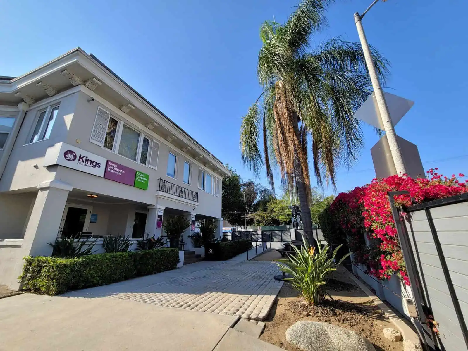 Kings Education Los Angeles Dil Okulu Kampüsü