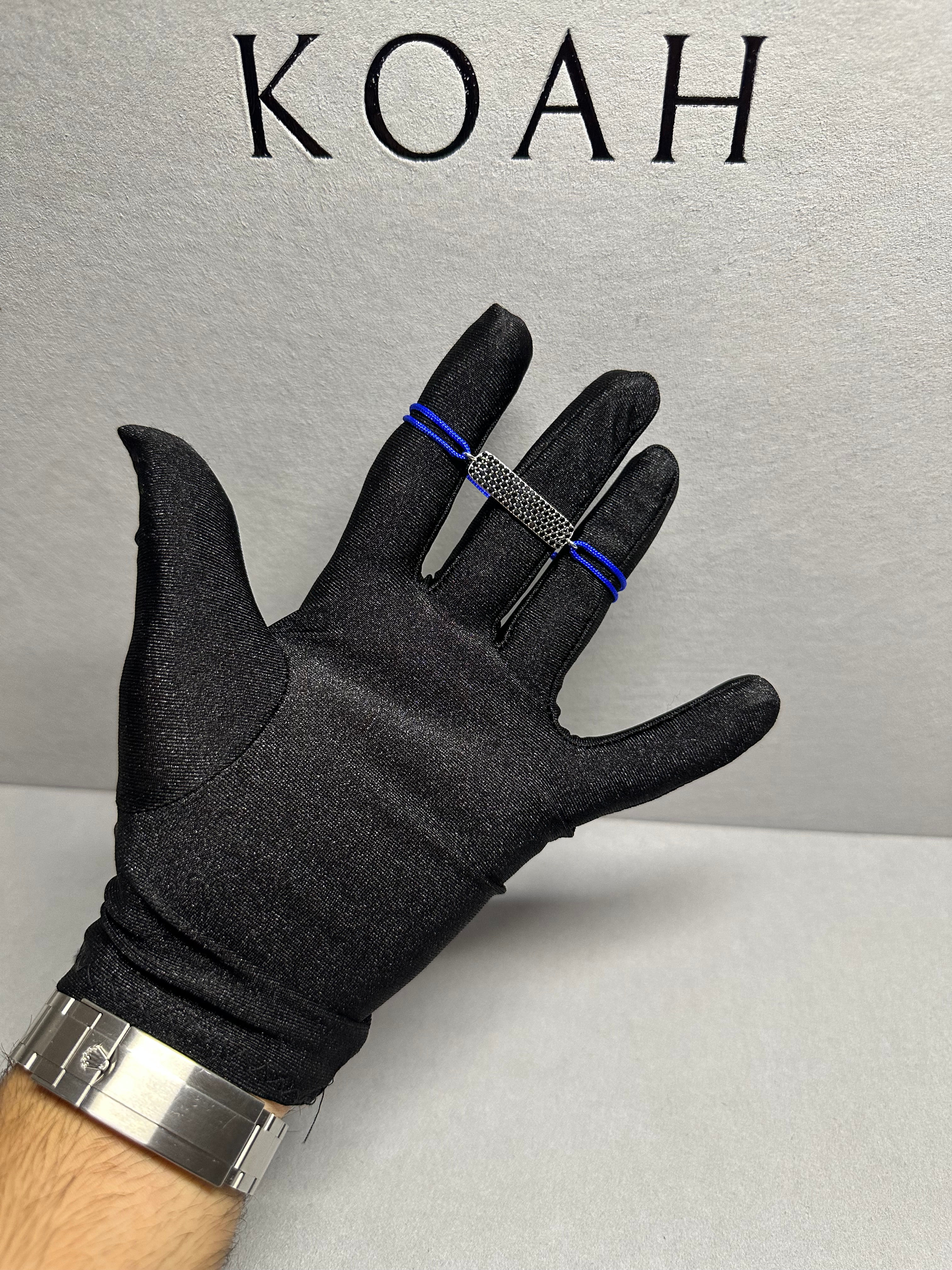 KOAH création Or blanc corde bleu, pierres noires