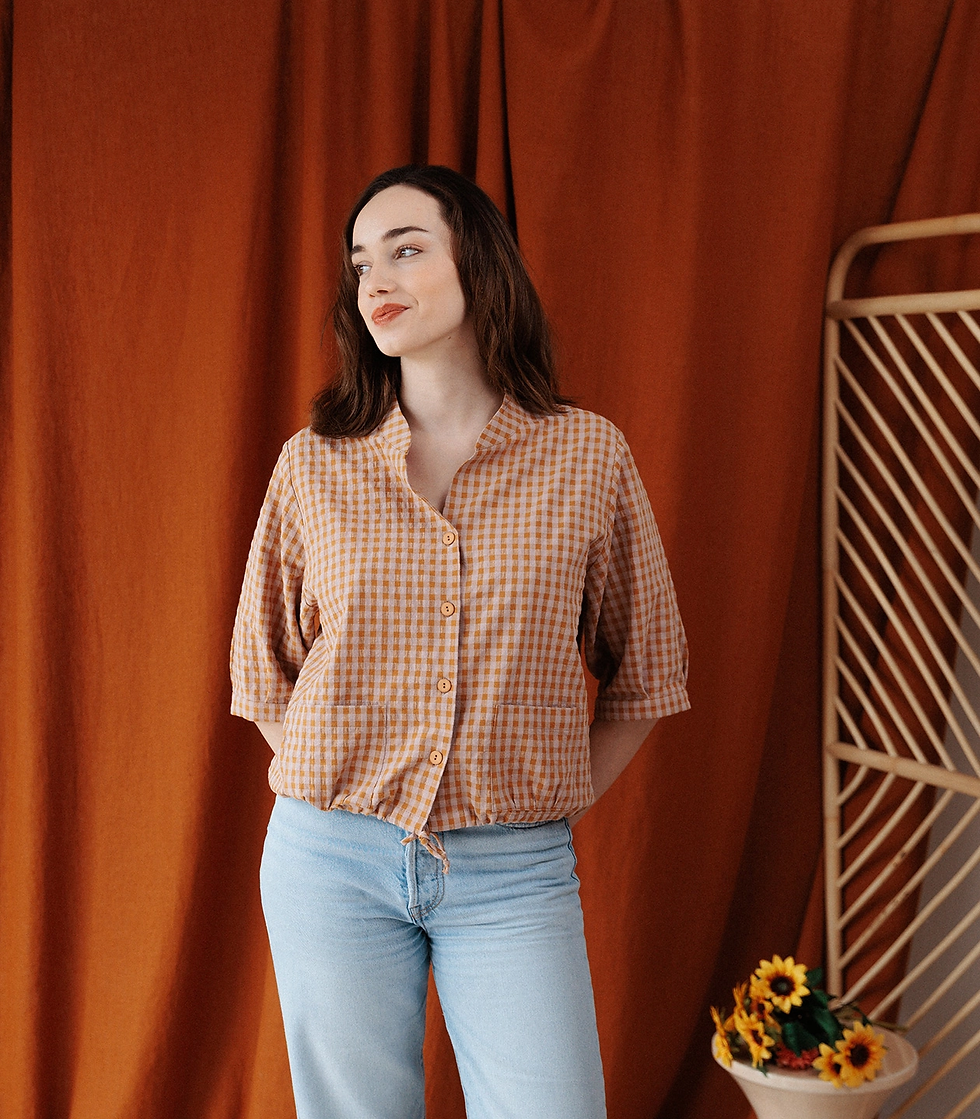 Schnittmuster Bluse Elyette – Bluse oder kurze Jacke mit Knopfleiste und Taschen, Singulière par Cousette