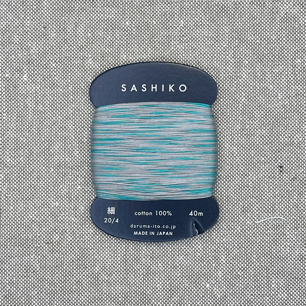 Daruma Sashiko Garn 301 Aqua-Grau – 40 m – Stärke 20