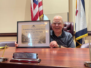 City of Logan receives Amazing Cities' "Entrepreneurial Leadership Award"