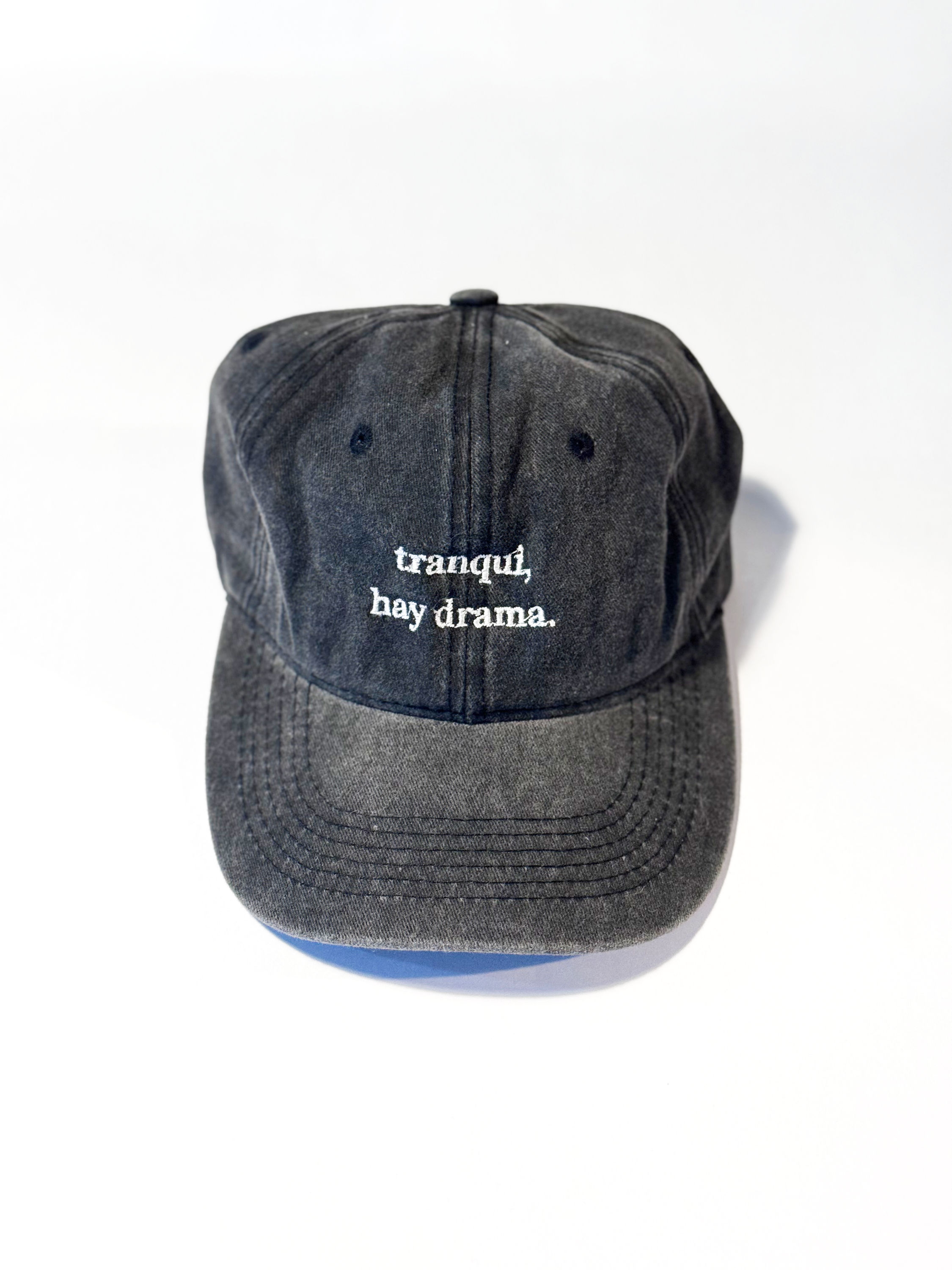 Gorra Tranqui, hay drama