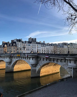 Paris ♥️ #earlymornings.jpg