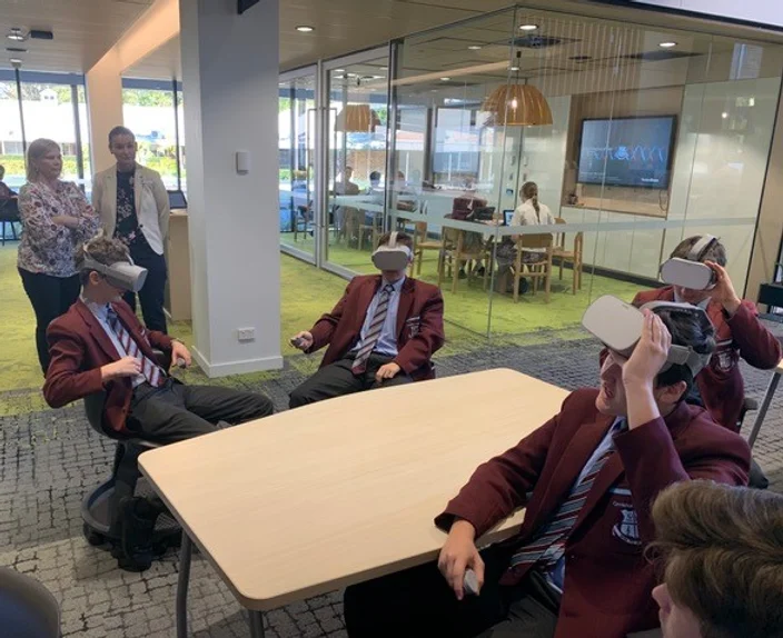 20 Best Virtual Reality Apps for Education in 2023