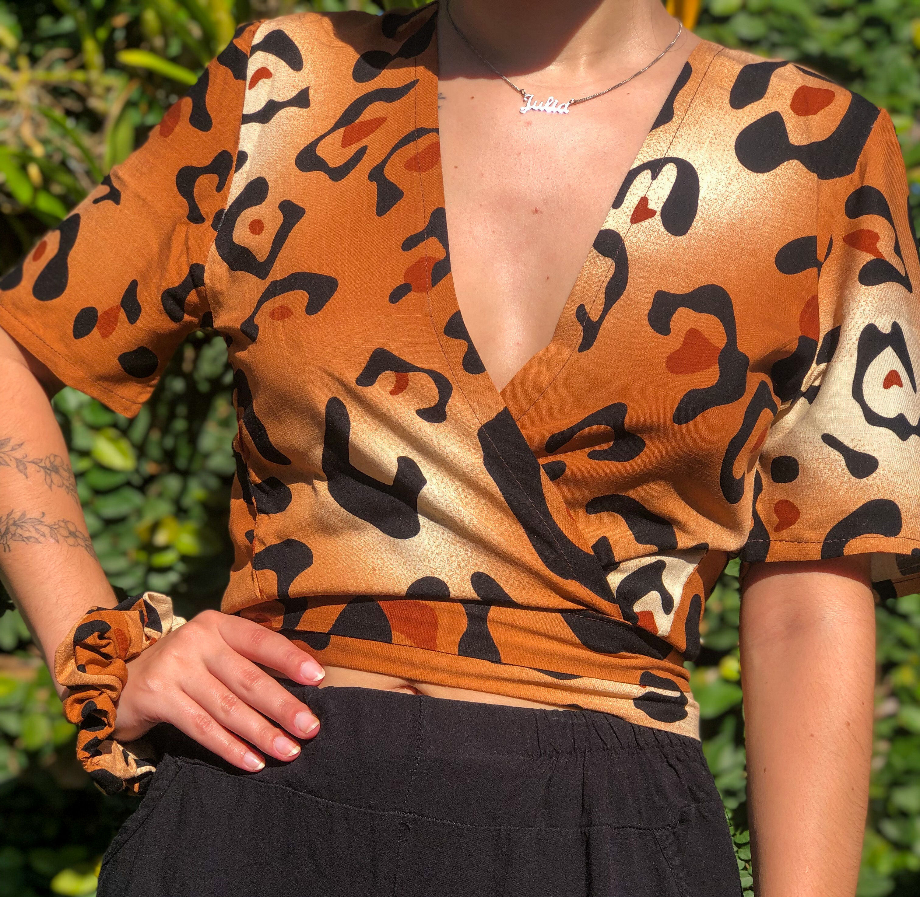 cropped animal print 