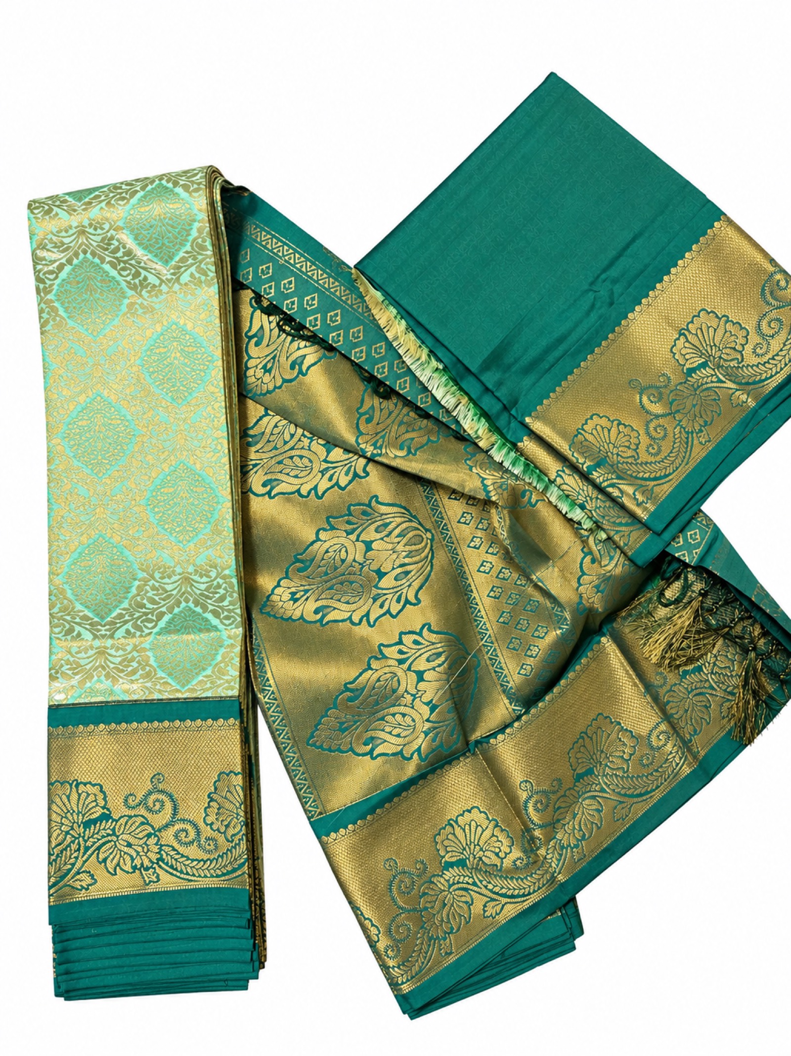 Sari indien traditionnel vert et or