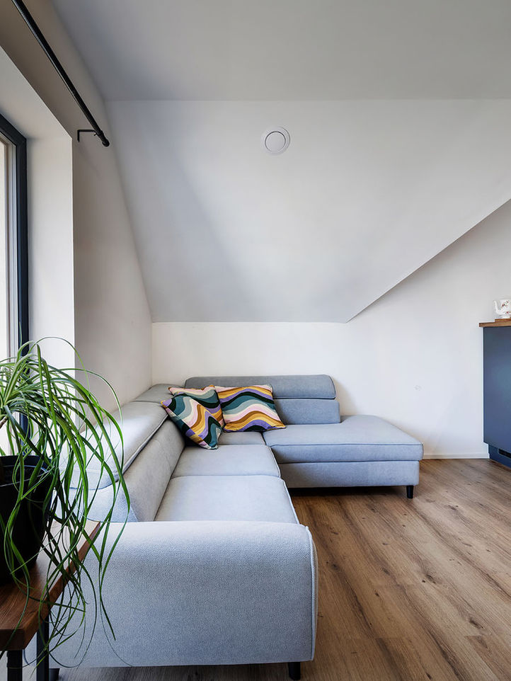 Family Loft with Mountain View - Living room