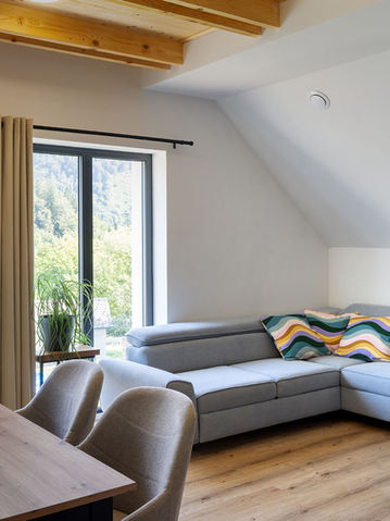 Family Loft with Mountain View - Living room