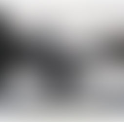 Meister Shahid Khan führt einen Pratyahara-Sinnesentzug vor dem Matterhorn aus für das Cover des Yogveda Journal Schweiz Vol. 12: Debugging der Maschine. Chronische Müdigkeit, Hormon-Yoga, Advaita Vedanta.