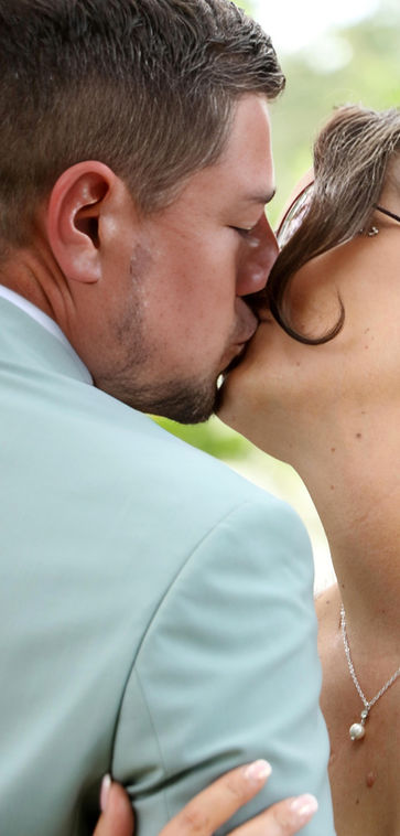 Un couple de mariés