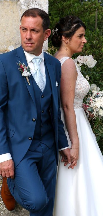 Un couple de mariés