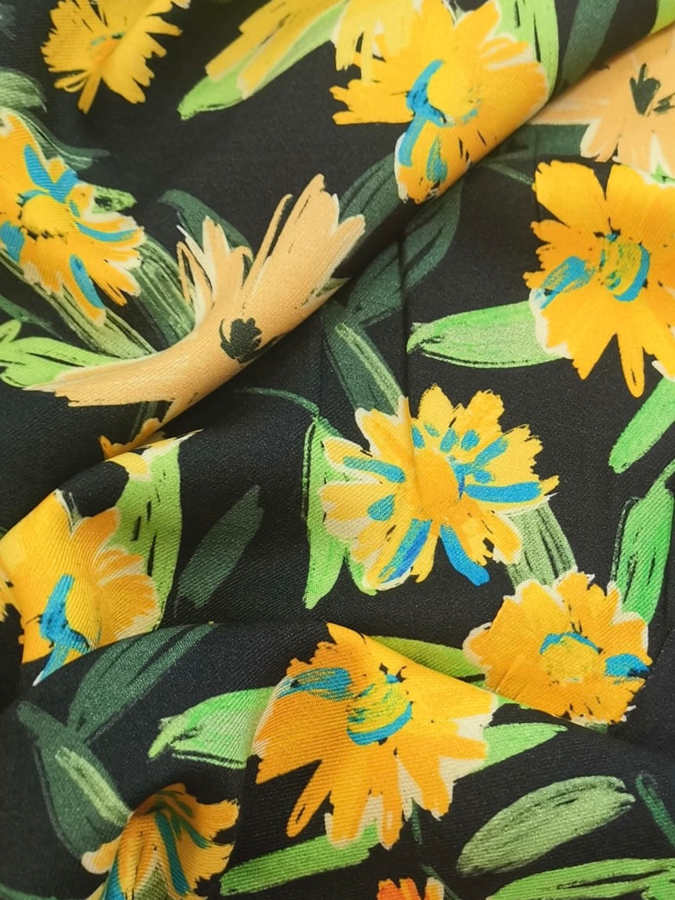 Woven Viscose Twill - Large Floral Print - Black & Multi