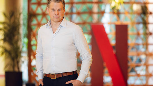 Brasil deixa de ser aposta e vira pilar da Netflix em ano de celebração