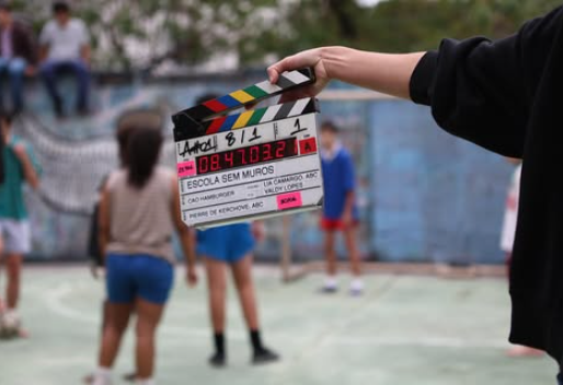 Educação na linha de tiro: novo filme de Cao Hamburger escancara preconceitos enraizados no Brasil