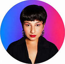 Retrato de Mila, Atriz Profissional (DRT), especialista em Voz e Oratória da Zoombee Studio.