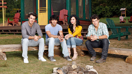 O retorno que ninguém esperava: Jonas Brothers e Demi Lovato estão de volta ao Camp Rock 3