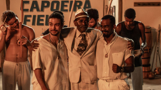 “Capoeiras”: série nacional com Raphael Logam e Sérgio Malheiros traz ação e ancestralidade para o Disney+