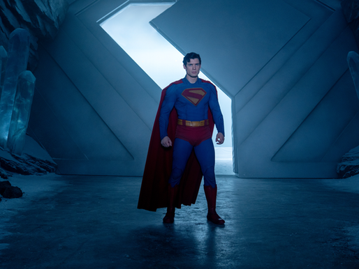 Clark Kent de calça justa e caipirinha na mão: o Superman da nova geração chegou!