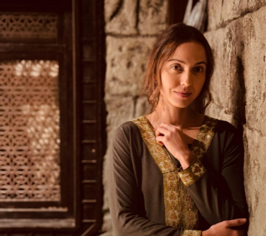 Influencer, beata ou traidora? Julia Mendes enfrenta dilema de fé em série bíblica da Record