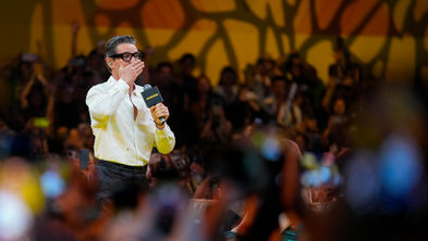 Pedro Pascal e elenco surpreendem na CCXP México — e deixam o público em combustão