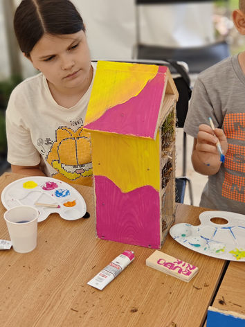 Šareni Hotel za kukce