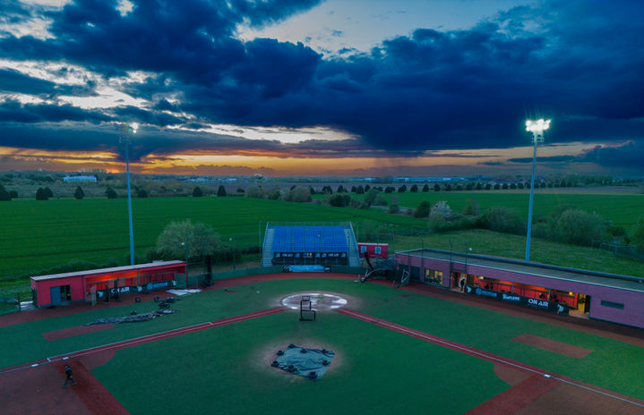 Le Stade des Templiers de sénart, équipe de baseball, réalisée par pilote de drone après l'orage