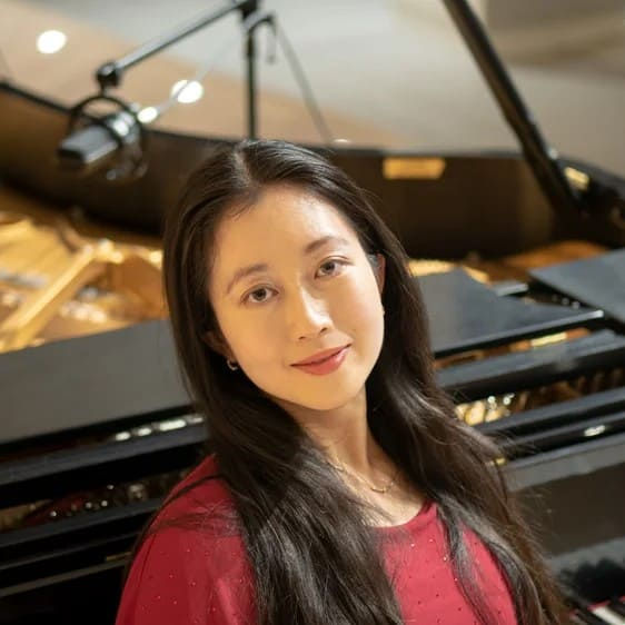 Melody Chan, piano