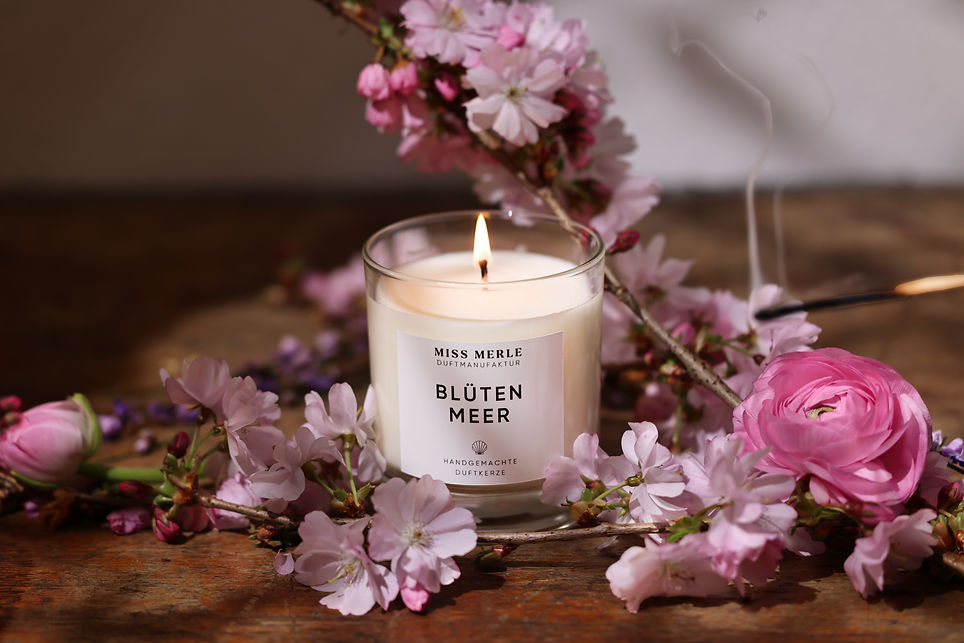 Blumige Duftkerze Blütenmeer von MISS MERLE Duftmanufaktur handgemacht in Norddeutschland