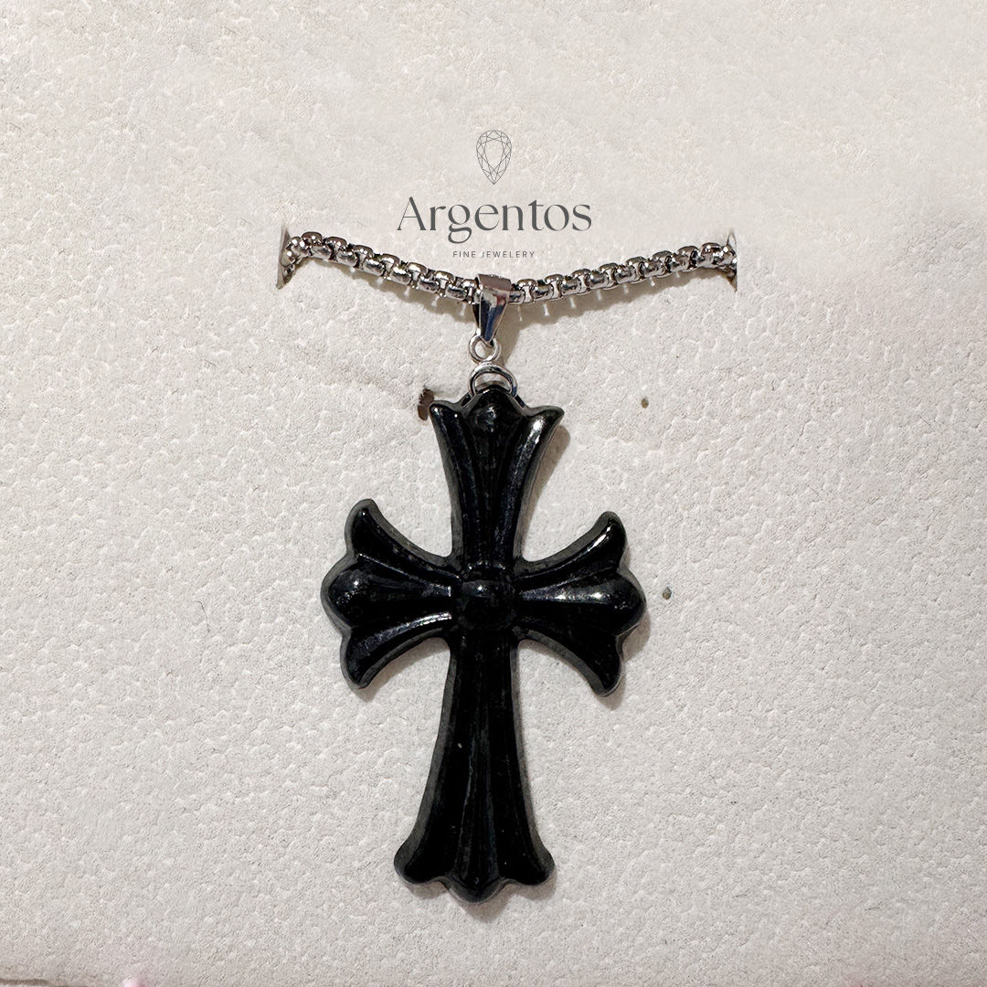 Croce di Ombra “Cruz de sombra” — misterio y elegancia